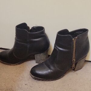 BAMBOO Black Ankle Boots with Gold Zipper